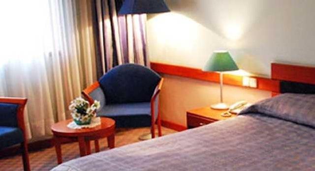 Tori Hotel Tbilisi Kamer foto